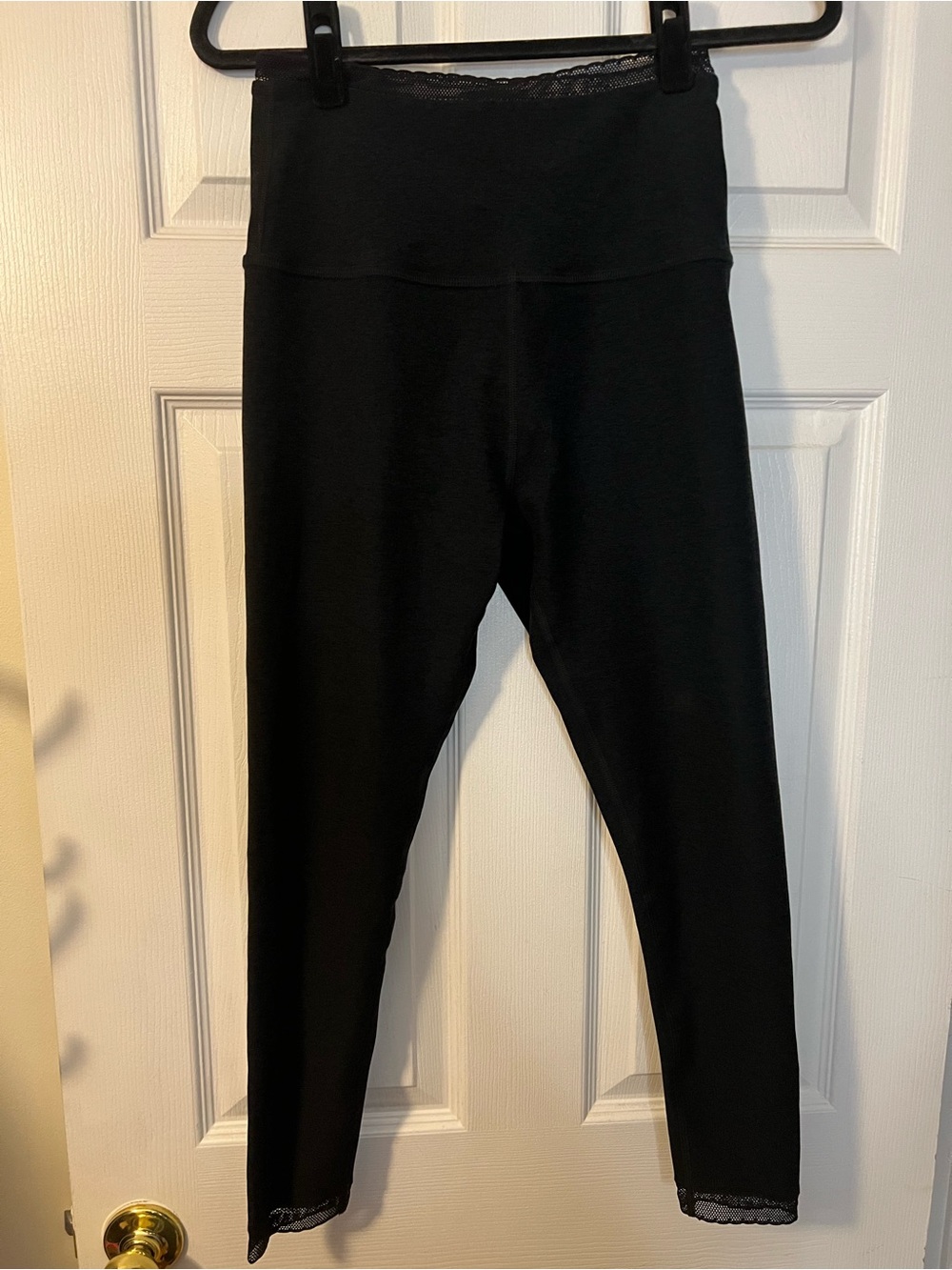 #062 Beyond Yoga Spacedye Allure High Waisted Midi Leggings Black Lace Trim Sz L